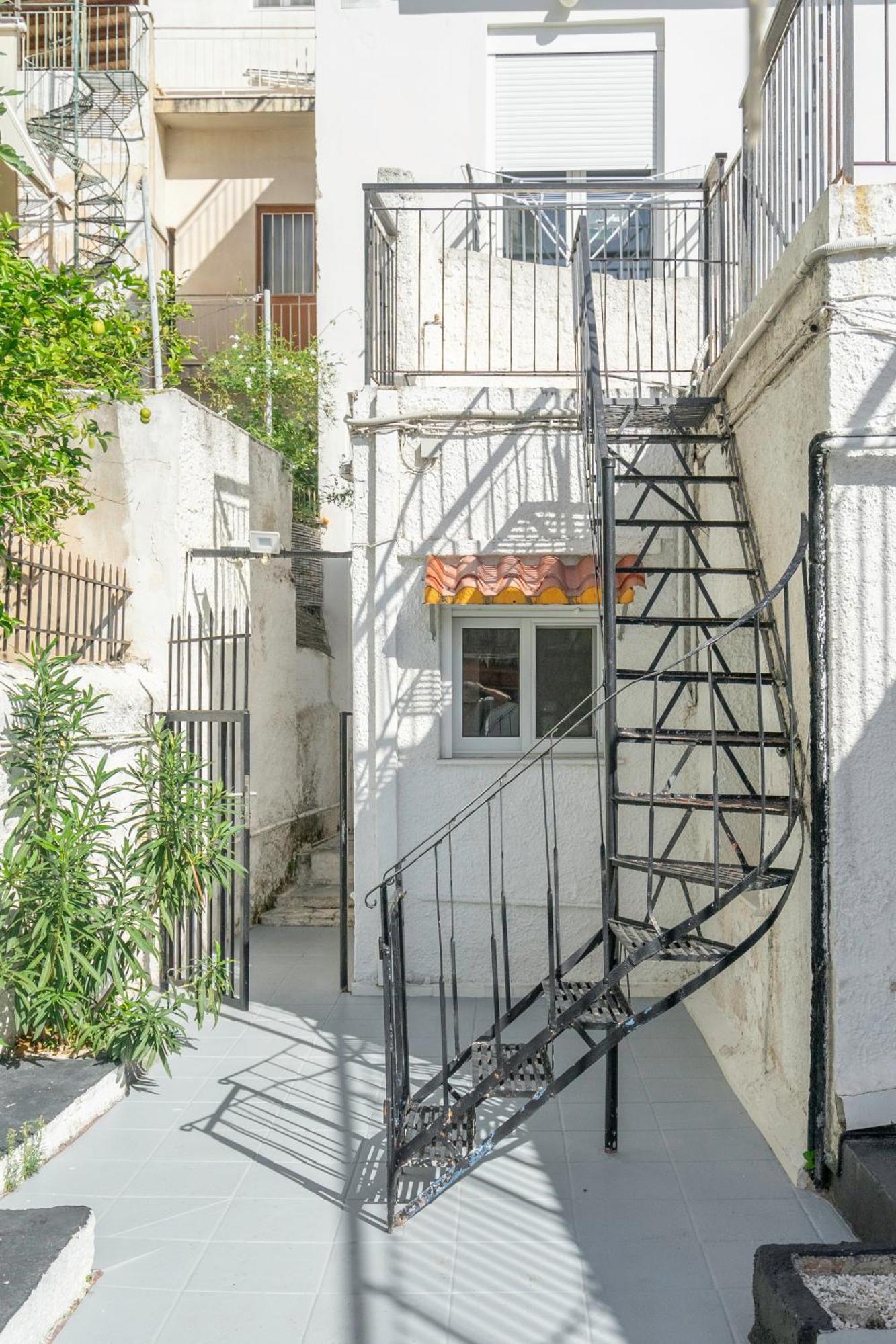 Detached House 1Km From Acropolis Filopappou Villa เอเธนส์ ภายนอก รูปภาพ